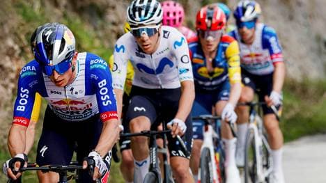 Florian Lipowitz (l.) bei der Baskenland-Rundfahrt