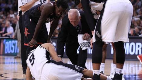 Houston Rockets v San Antonio Spurs - Game Two