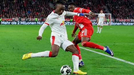 Yan Diomande (l.) spielte Alphonso Davies immer wieder schwindelig