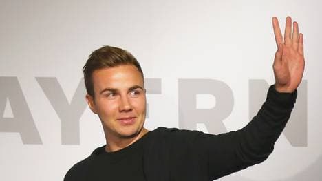 Mario Goetze - Autograph Session