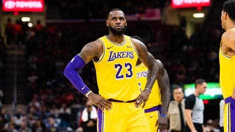 Los Angeles Lakers v Cleveland Cavaliers