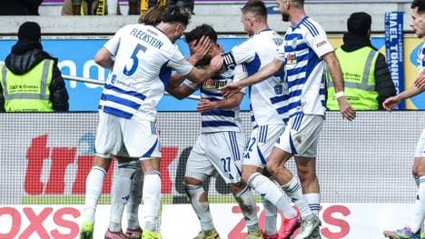 Duisburg jubelt über die Tabellenführung
