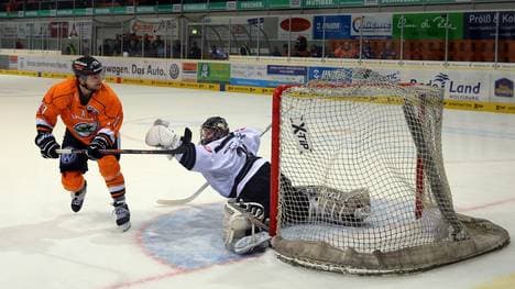 Grizzly Adams Wolfsburg v Thomas Sabo Ice Tigers - DEL