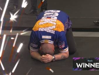 Josh Rock bricht am achten Spieltag der Premier League of Darts in Berlin die Niederlagen-Serie und schlägt im Viertelfinale Tabellenführer Jonny Clayton.