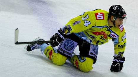 Krefeld Pinguine v ERC Ingolstadt - DEL