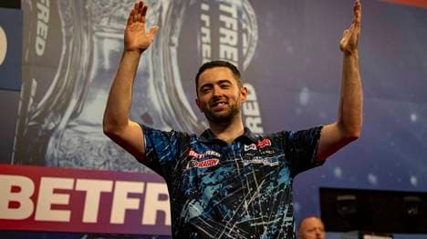 Luke Humphries hat das Darts World Matchplay gewonnen
