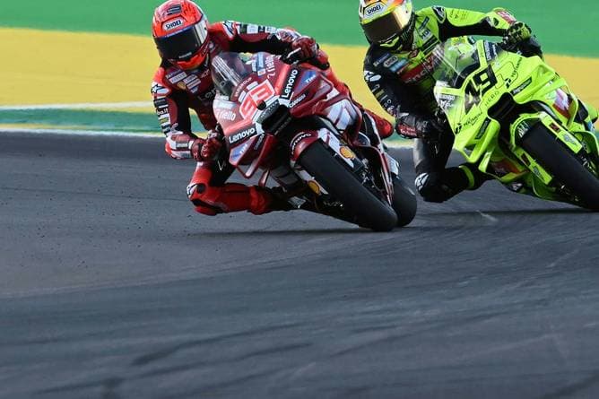 Weltmeister Márquez verpasst Podium