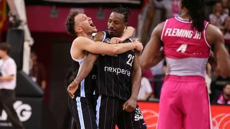 Ivey und Stove wechseln nach Würzburg