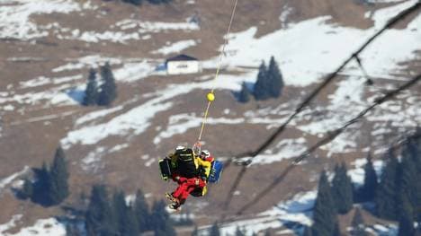 Abtransport von Alexis Pinturault in Kitzbühel