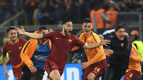 Konstantinos Manolas (M.) sorgte mit seinem Tor zum 3:0 für Ekstase bei der Roma