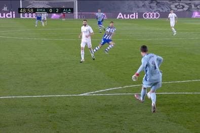 Schlimmer Fehlpass! Courtois-Aussetzer ebnet Real-Pleite