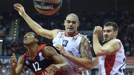 Maik Zirbes (M.) erzielt Wirkungsstätte 14 Punkte