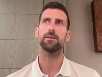 Novak Djokovic behauptet, ihm sei mit der Abschiebung aus Australien vor den Australian Open 2022 aufgrund der Corona-Politik Unrecht getan worden.