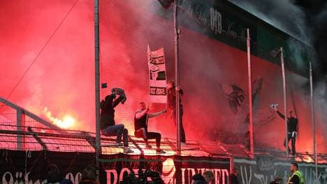 Leuchtfeuer im Lübeck-Block: Die Heimfans sorgen für eine Unterbrechung der Pokalpartie gegen Mainz 05