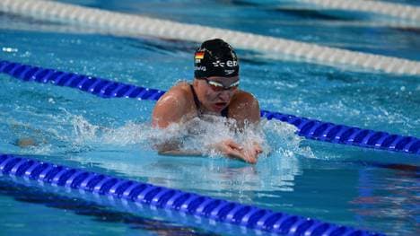 Elendt schwimmt über 200 m Brust