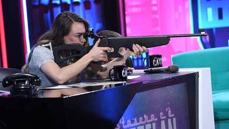 Dorothea Wierer zeigt ihre Schießkünste im TV