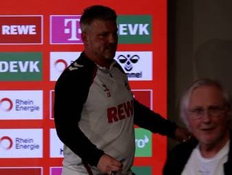 Auf der Pressekonferenz des 1. FC Köln bekommt Trainer Lukas Kwasniok viele Fragen zu Said El Mala gestellt. Am Ende verlässt der Coach das Podium völlig entnervt.