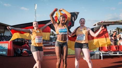 Nina Ndubuisi (m.), Jolina Lange (l.) und Helena Kopp (r.) haben bei Leichtathletik-U23-EM einen Dreifachsieg gefeiert