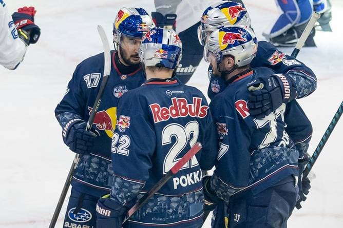 München wehrt ersten Matchpuck ab