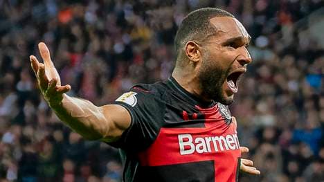 Jonathan Tah steht mit Leverkusen an der Tabellenspitze