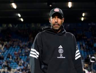 Werder Bremen hat einen neuen Trainer gefunden. Daniel Thioune, ehemaliger Trainer des Nordrivalen Hamburger SV, übernimmt das Ruder an der Weser.