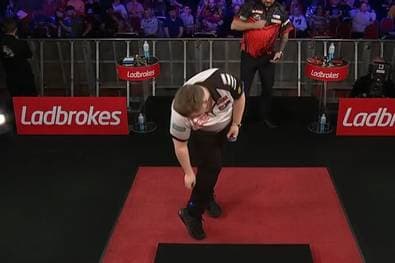 Schindler scheitert nach Malheur - Littler weiter