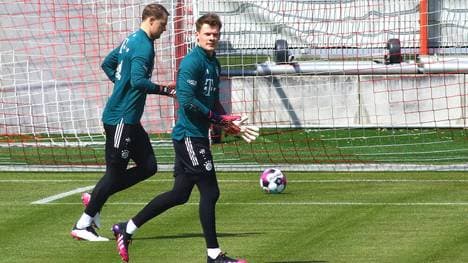 Manuel Neuer (l.) und Alexander Nübel im Training des FC Bayern im Frühjahr 2021