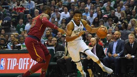 Cleveland Cavaliers v Milwaukee Bucks
