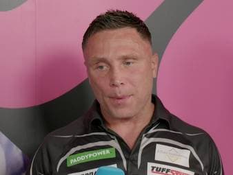 Gerwyn Price schlägt Adam Gawlas locker mit 3:0 - und offenbart doch anschließend im SPORT1-Interview seine Furch vor den englischen Fans. 
