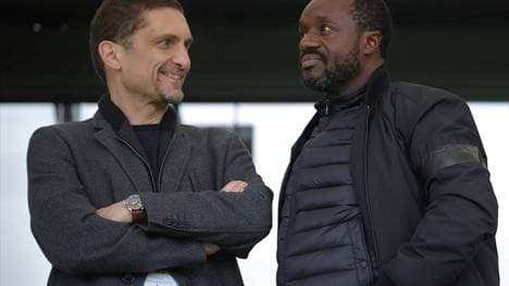 Scout Ben Manga (rechts) hier im Gespräch mit Eintracht-Vorstand Oliver Frankenbach 