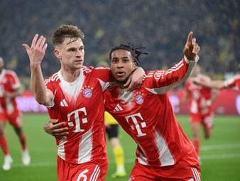 Freche Aktion von Olise mit BVB-Flagge