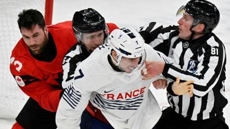 Suspendiert: Frankreichs Pierre Crinon (vorne)