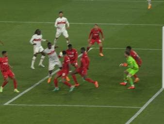 Nach einer bislang sehr enttäuschenden Rückrunde gelingt Eintracht Frankfurt mit einem 3:2-Sieg in Stuttgart der Einzug ins DFB-Pokal-Finale.