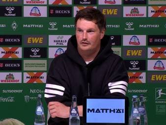 Beim Nordderby zwischen Werder Bremen und dem Hamburger SV regnet es rote Karten. HSV-Trainer Merlin Polzin äußert sich zu den drei Platzverweisen seiner Mannschaft. 