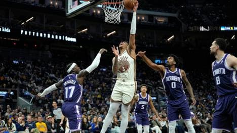 Dennis Schröder kommt gegen Richard zu spät