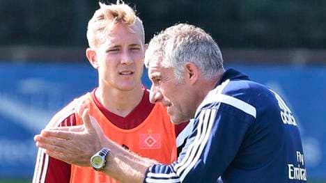 Trainer Mirko Slomka (r.) folgte im Februar 2014 auf  Bert van Marwijk