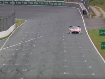 Beim ADAC GT Masters in Zandvoort haben Elias Seppänen und Tom Kalender einen dominanten Rennsieg eingefahren.