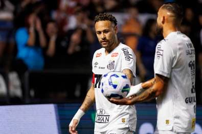 Neymar trotz Verletzung der Held