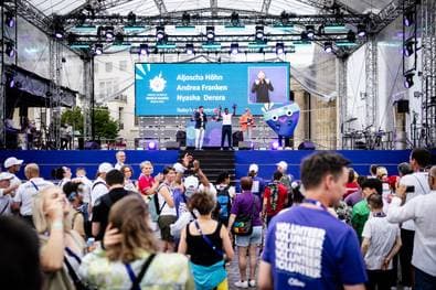 Zufriedene Athleten und Zuschauer