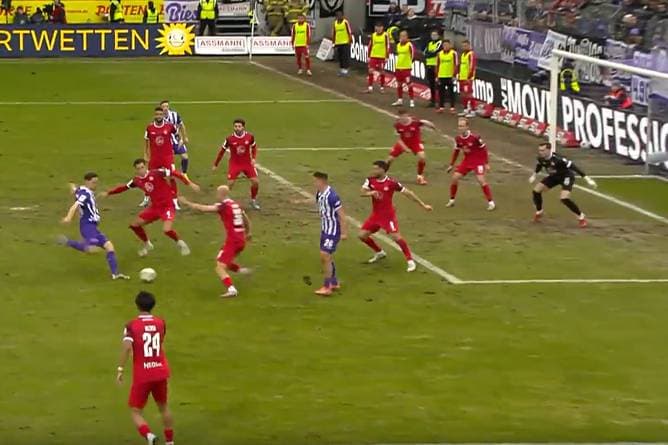 Schlecht verteidigt! Welch unnötiges Gegentor  