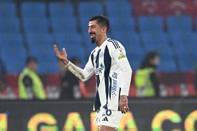 Bizarrer Platzverweis für Ex-Bundesliga-Star