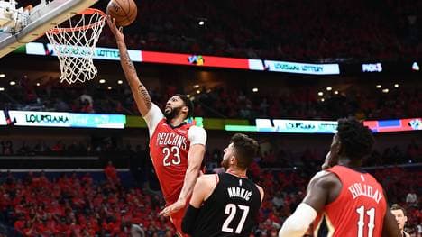 Anthony Davis (l.) und Jrue Holiday (r.) haben ihr Team mit zusammen 88 Punkten in die nächste Playoff-Runde geführt