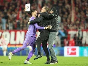 St. Pauli feiert Bosnien-Held