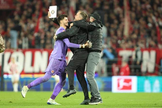 St. Pauli feiert Bosnien-Held