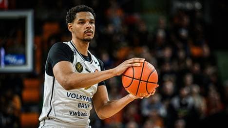 Tre Mitchell und Braunschweig halten Kurs