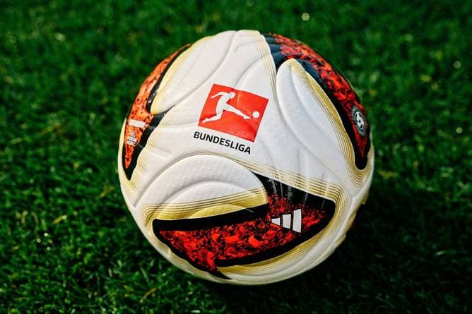 Adidas präsentiert Bundesliga-Ball