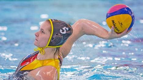 Die deutschen Wasserball-Frauen kassieren eine heftige Klatsche