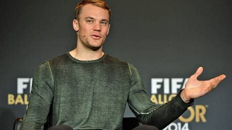 Manuel Neuer auf dem Podium der Gala zum Ballon d'Or