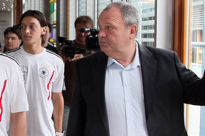 "Was mit Mesut passiert ist, stimmt mich fassungslos"