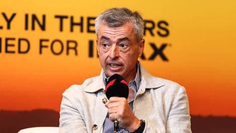 Eddy Cue von Apple freut sich über den Formel-1-Deal